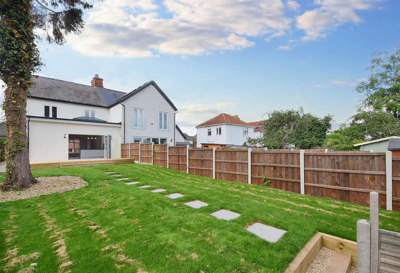 4 Bedrooms Semi Detached House for sale in Norwich, NR1
