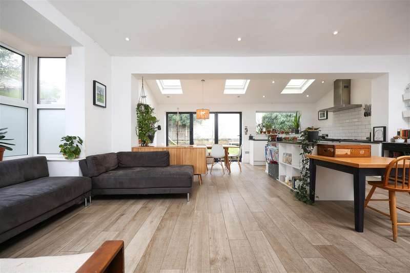 3 Bedrooms End Of Terrace House for sale in Falmouth Road, Bristol, BS7