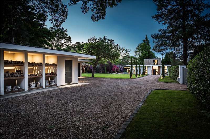 5 Bedrooms House for sale in Clodhouse Hill, Worplesdon Hill, Surrey, GU22
