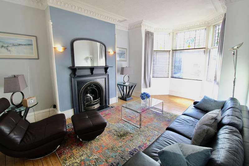 2 Bedrooms Flat for rent in Belgrave Terrace, Aberdeen, AB25