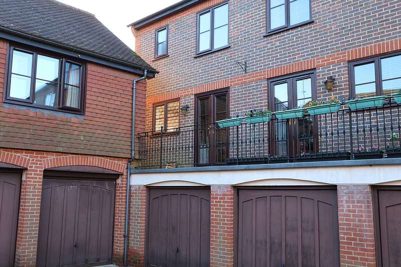 2 Bedrooms End Of Terrace House for sale in Willows Court, Pangbourne, Berkshire, RG8