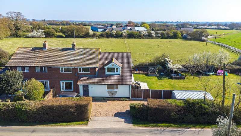 5 Bedrooms Semi Detached House for sale in Ringtail Green, Ford End, Chelmsford, CM3