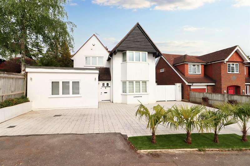 4 Bedrooms Detached House for sale in Green Lane, Stanmore, HA7