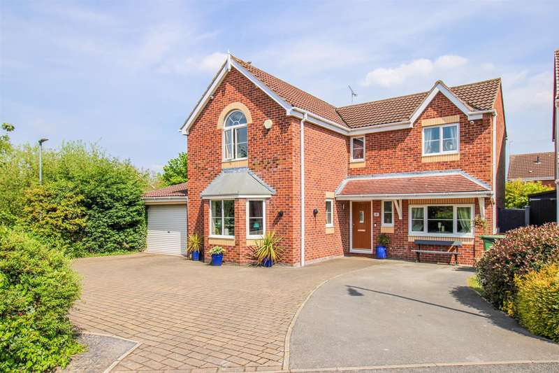 4 Bedrooms Detached House for sale in Whinbeck Avenue, Normanton, WF6