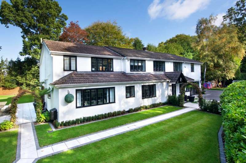 5 Bedrooms Detached House for sale in Claverdon Drive, Sutton Coldfield, West Midlands, B74