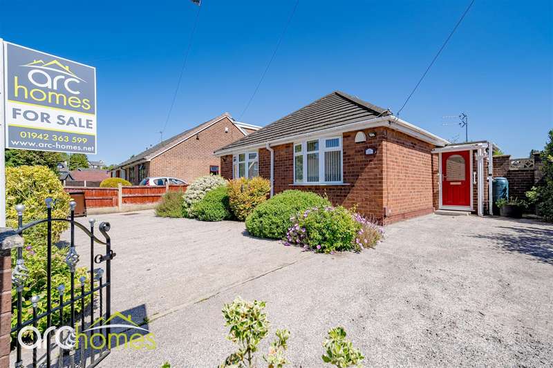 2 Bedrooms Detached Bungalow for sale in Greenhall Close, Atherton, Manchester, M46