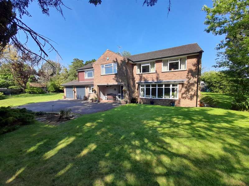 5 Bedrooms Detached House for sale in Church Lane, Barnham, PO22