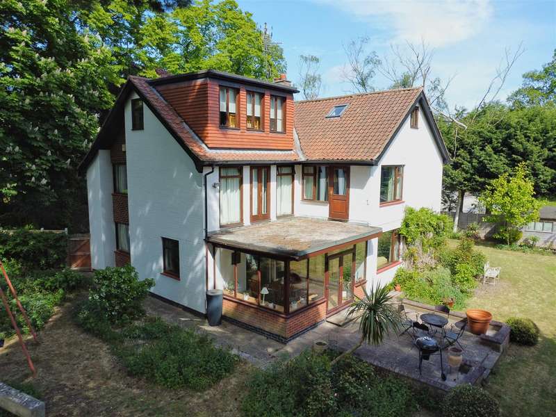 5 Bedrooms Detached House for sale in Newland Park, Hull, HU5