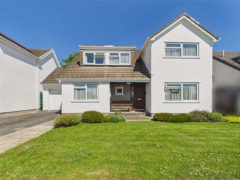 5 Bedrooms Detached House for sale in Clover Park, Haverfordwest, SA61