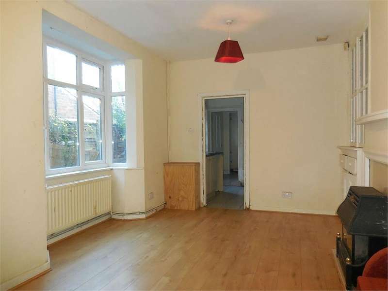 4 Bedrooms Semi Detached House For Rent In Marchant Road Wolverhampton 4 Bedrooms Semi Detached House For Rent In Marchant Road Wolverhampton