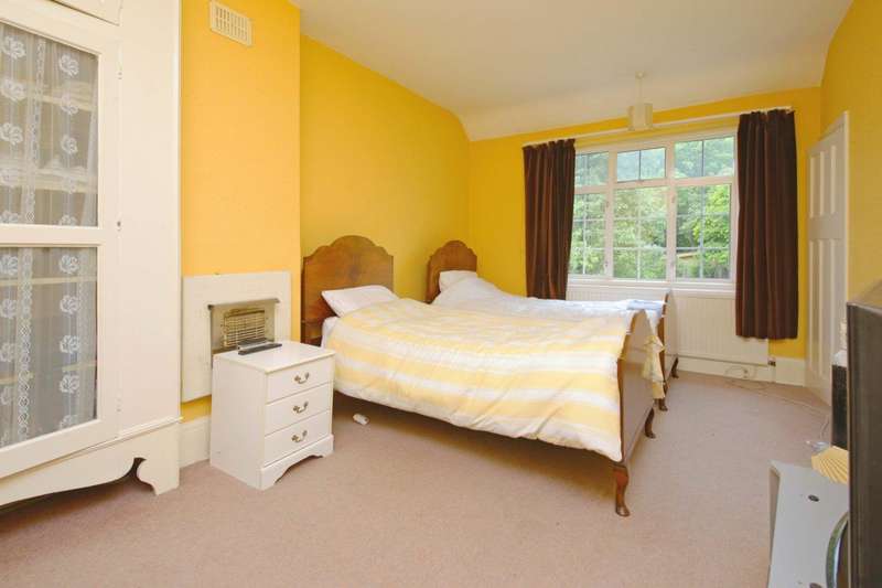 Property for Sale in Swains Lane, Highgate, London, N6