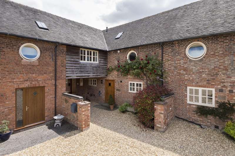 3 Bedrooms Barn Conversion Character Property for sale in Bedroom Barn Conversion In Calveley, CW6