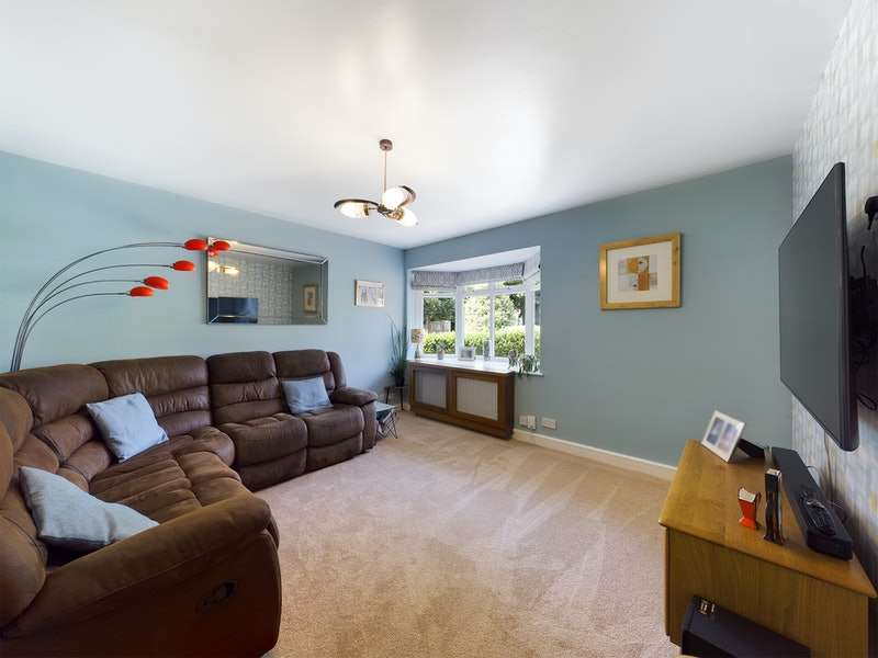 Property for Sale in Mallinson Oval, Harrogate, North Yorkshire, Hg2