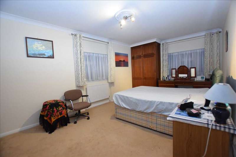 Property for Sale in Lodge Close, Edgware, Ha8