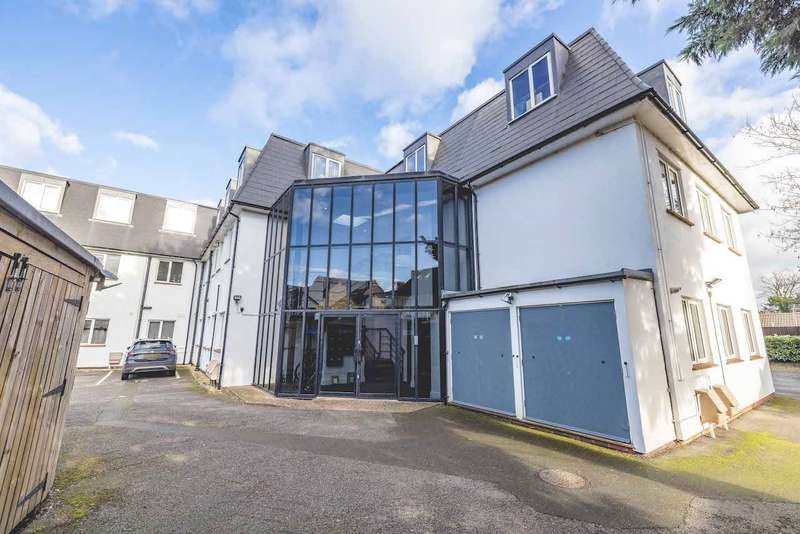 Properties for Sale in Iver, Richings Park Iver Buckinghamshire