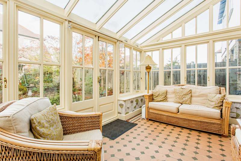 Properties for Sale in Southendonsea, Leighonsea Essex