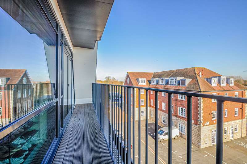 Property to rent in Bridge Road, Bridge Road, Kt16