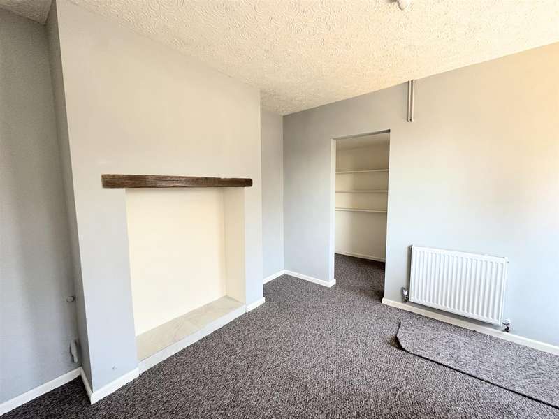 Property for Sale in Woodfield Drive, Swadlincote, De11