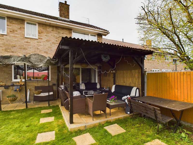 Property for Sale in Howards Drive, Gadebridge, Hp1