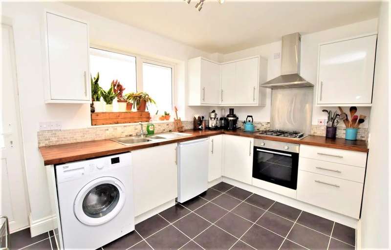 Property to rent in Lime Road, Folkstone, Ct19