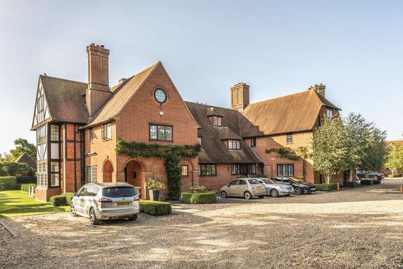 5 Bedrooms End Of Terrace House for sale in Silchester, Hampshire, RG7