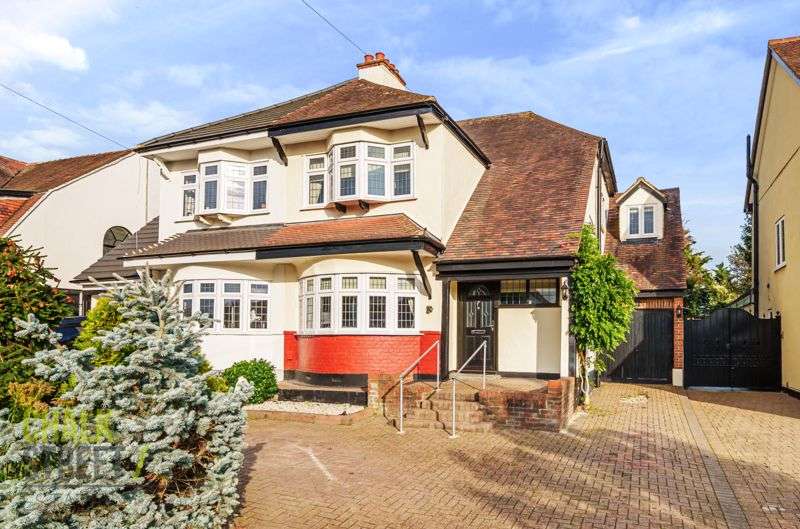Properties for Sale in Hornchurch, Ravenscourt Grove Hornchurch Essex