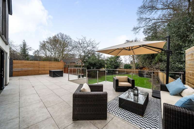 Property for Sale in Forest Close, Pyrford, Surrey, Gu22