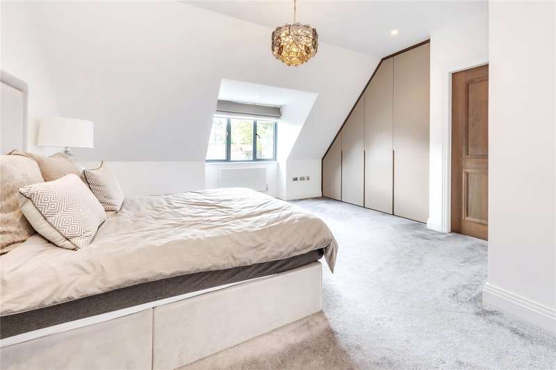 Property for Sale in Newlands Avenue, Radlett, Hertfordshire, Wd7