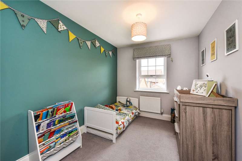 Property for Sale in Reeves Drive, Petersfield, Hampshire, Gu31