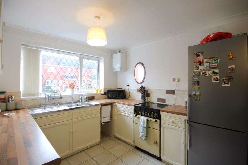 Property for Sale in Rushall Close, Wordsley, Stourbridge, Dy8