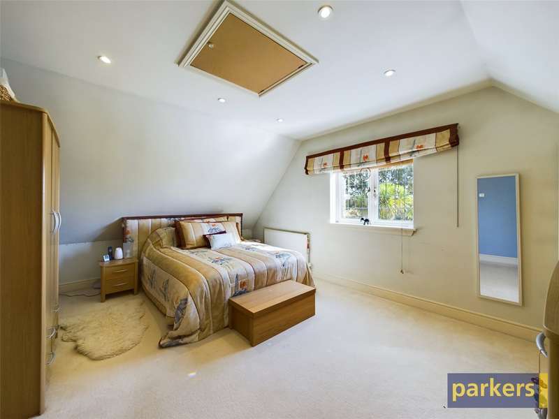 Property for Sale in Loddon Bridge Road, Woodley, Reading, Berkshire, Rg5