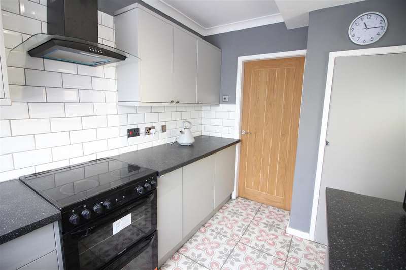 Property for Sale in Earlswood Crescent, Kippax, Leeds, Ls25