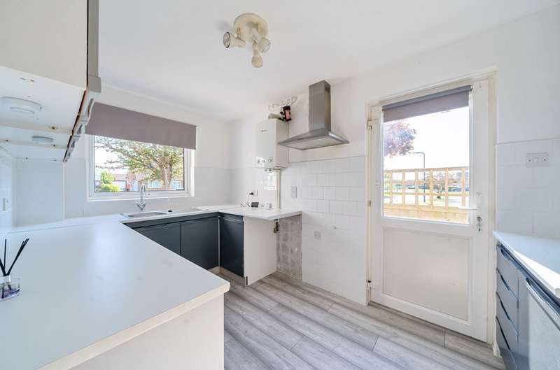 Property for Sale in Wellington Gardens, Selsey, Po20