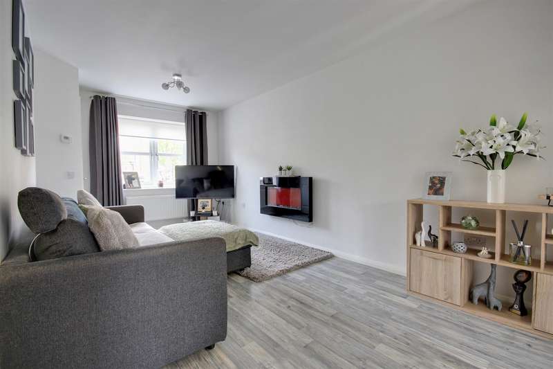 Property for Sale in Hamlet Drive, Kingswood, Hu7