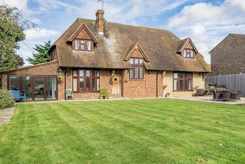 4 Bedrooms Detached House