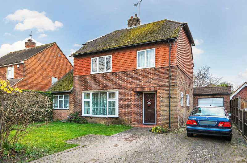3 Bedrooms House for sale in Burnet Avenue, Guildford, Surrey, GU1