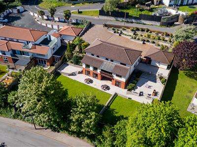5 Bedrooms Detached House for sale in Old Barry Road, Penarth, CF64