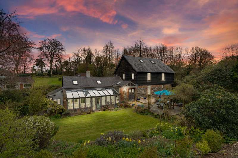 5 Bedrooms Detached House for sale in Smugglers Lane Monkwood Alresford, Hampshire, SO24