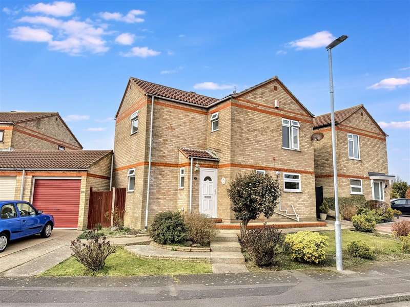4 Bedrooms Detached House for sale in Sturdee Close, Eastbourne, BN23