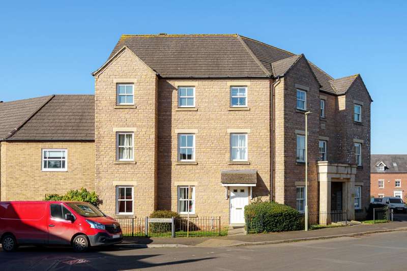 2 Bedrooms Flat