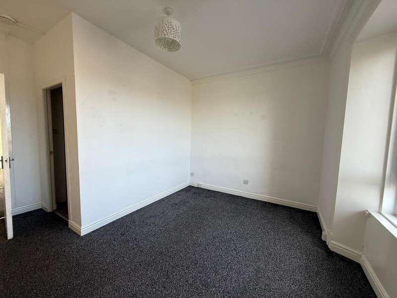 2 Bedrooms Apartment Flat for rent in Court Streetstobswell, Dundee, DD3