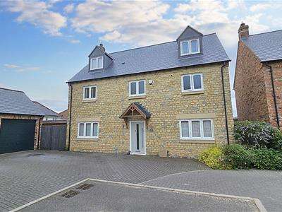 5 Bedrooms Detached House for sale in Field View, Roade, Northampton, NN7