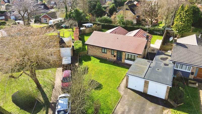 4 Bedrooms Bungalow for sale in Hill Bottom Close, Whitchurch Hill, Reading, Oxfordshire, RG8