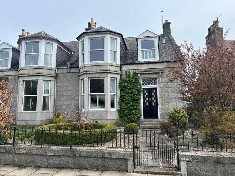 3 Bedrooms Semi Detached House for rent in Gray Street, City Centre, Aberdeen, AB10