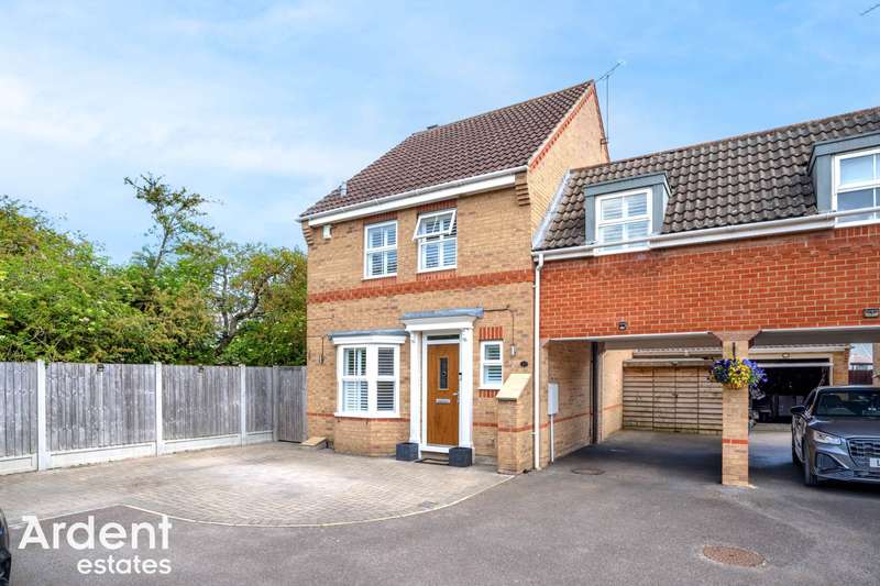 3 Bedrooms Link Detached House for sale in Rydal Drive, Maldon, CM9
