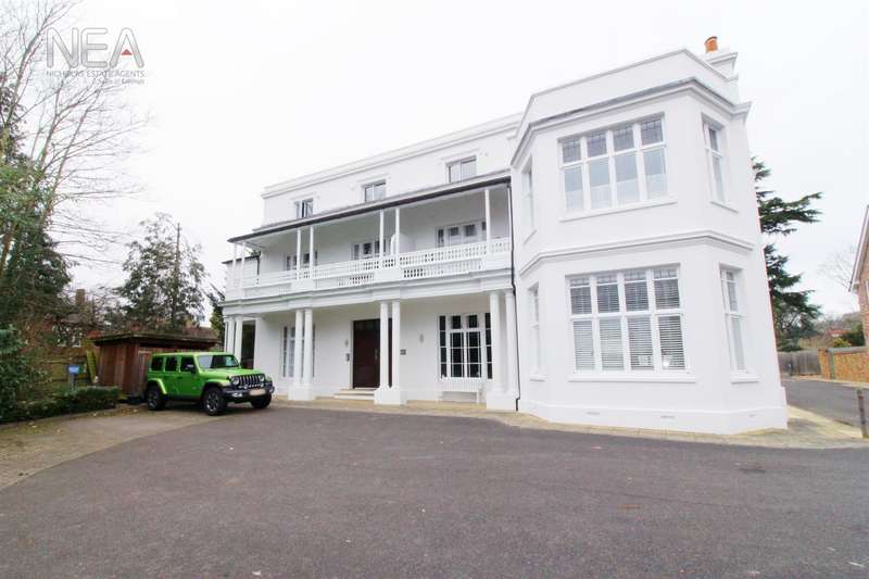 3 Bedrooms Penthouse Flat for rent in Notley Place, Emmer Green, Reading, RG4