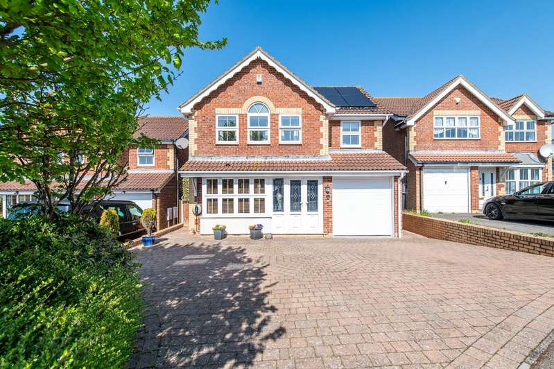 5 Bedrooms Detached House for sale in Calderwood, Gravesend, DA12