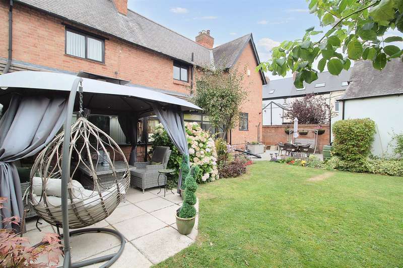 4 Bedrooms Detached House for sale in Hardys Drive, Gedling, Nottingham, NG4
