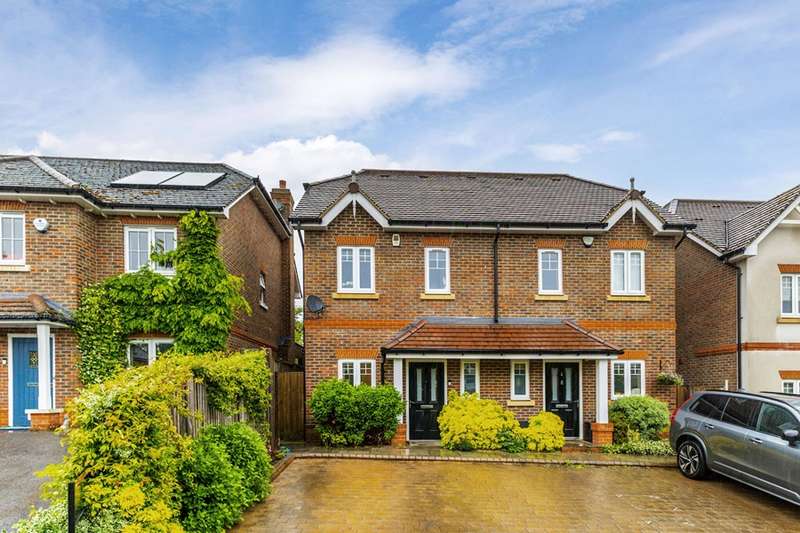 3 Bedrooms Semi Detached House for sale in Hatch Place Mews, Cookham, SL6