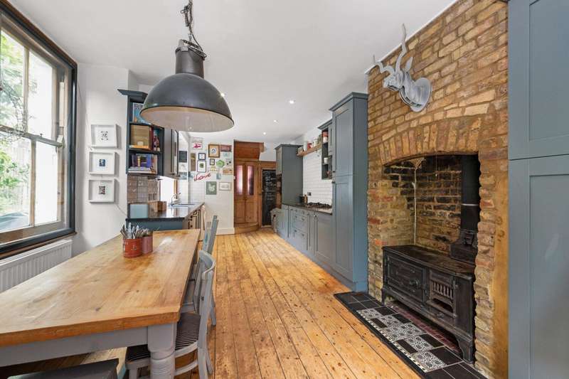 4 Bedrooms Semi Detached House for sale in Croxted Road, Herne Hill, London, SE24